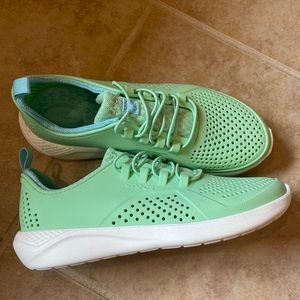 Juniors Crocs sneakers